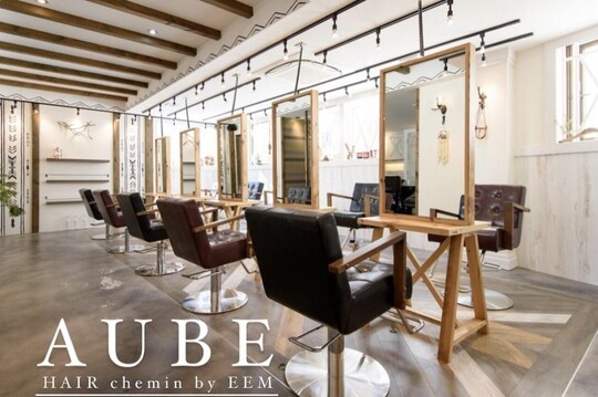 【川口駅】≪インボイス制度サポートあり≫≪マンツーマン施術≫自由出勤制により週休2日や土日休みもOK！≪正社員制度あり≫ライフスタイルに合わせて勤務が出来る体制です！「AUBE HAIR chemin by EEM 川口店（オーブヘアーシュマンバイイーイーエムカワグチテン）」からスタイリスト（美容師）の求人☆★