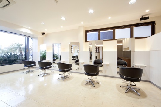 【なかもず】≪月8日休み・有給休暇あり≫≪社会保険完備≫≪まつ毛パーマ・着付けが学べる≫≪パート・アルバイトOK≫ワークライフバランスを取り美容師として働ける体制です！「KAINO 中百舌鳥店（カイノナカモズテン）」からスタイリスト（美容師）の求人★☆