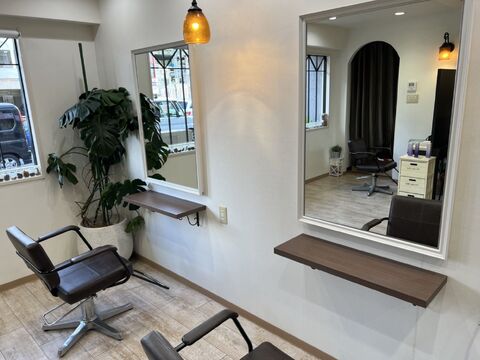 【王子公園】≪完全週休2日！19時退勤可能！≫≪通信生も歓迎！≫≪夏季・年末年始休暇あり≫生薬や植物エキスから作られている薬剤を使用！自分に合ったペースでレッスンでき、どこに行っても通用する技術が学べる環境です！大型店が苦手な方にオススメのアットホームサロン「髪と健康を育む美容室 un.ciel（カミトケンコウヲハグクムビヨウシツアンシエル）」からアシスタント（美容師）の求人☆★