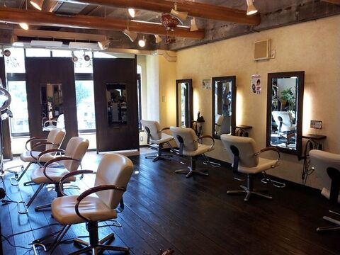 【阪急伊丹】≪パートさんはカットしたくない方でもOK！≫≪土日休みOK≫≪パートさんは週1日～、1日3時間～OK≫お子さんがいらっしゃる方も大歓迎！地域密着型のアットホームサロン「飛行船 本店（ヒコウセン ホンテン）」からスタイリスト（美容師）の求人☆★