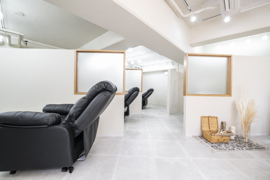 【中目黒】≪社会保険完備≫≪服装ネイル髪色自由≫≪有給休暇あり≫≪独立・開業支援あり≫≪産休育休実績あり≫8割以上のスタッフが未経験での入社なのでサロンワーク経験が無くても安心！「nuit 中目黒（ニュイナカメグロテン）」からアイリスト（アイデザイナー・まつ毛エクステ）の求人☆☆