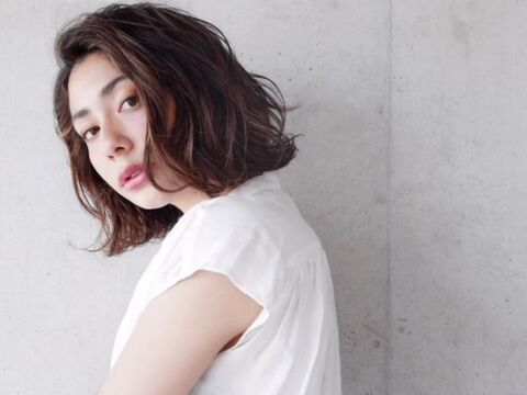 【横浜駅】≪社会保険完備★月8日休み≫新規集客力が抜群なので、入客チャンスはバッチリ！これから展開を考えての求人です！！一緒にサロンを盛り上げましょう♪Norm（ノーム）からスタイリスト（美容師）の求人★☆