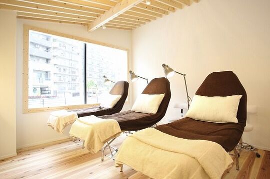 【天王寺】ナチュラル系サロン☆未経験からOK！アットホームな地域密着型サロンです♪truck eyelash 天王寺店（トラック アイラッシュ テンノウジテン）からアイリスト（アイデザイナー・まつ毛エクステ）の求人☆☆