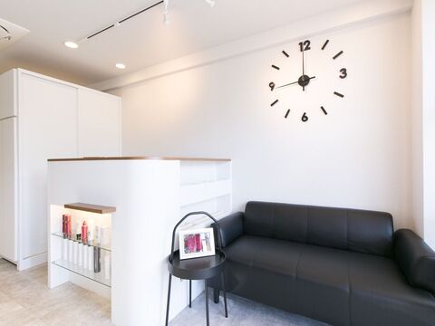 【箕面船場阪大前】≪正社員と業務委託を選択可能！≫≪週休2日、社会保険完備、有給休暇あり、18時退勤可能≫ライフスタイルに合わせた勤務が可能！自分のやりたいこと応援してくれる働きやすさ抜群のサロン！無理せず自分のペースで働けるのでママさん美容師さんも大歓迎！「匠美容室（タクミビヨウシツ）」からスタイリスト（美容師）の求人☆★