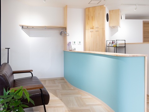 【千代田】≪20時までに退勤可能≫≪有給休暇あり≫≪賞与あり≫髪質改善やカラー、カットなどすべての技術に自信のあるサロンで、しっかり技術を身に付けたい方必見！「mahaloha（マハロハ）」からスタイリスト（美容師）の求人☆★