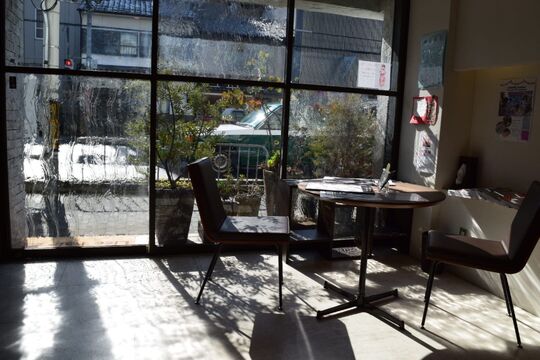 【丸太町】≪月6〜8日休みを選べる≫≪社会保険完備≫≪有給休暇あり≫≪20時までに退勤可能≫最短2年でデビュー可能！メイクも学べる！流行りのデザインカラーが人気！！Lico hair（リコヘアー）からアシスタント（美容師）の求人★☆