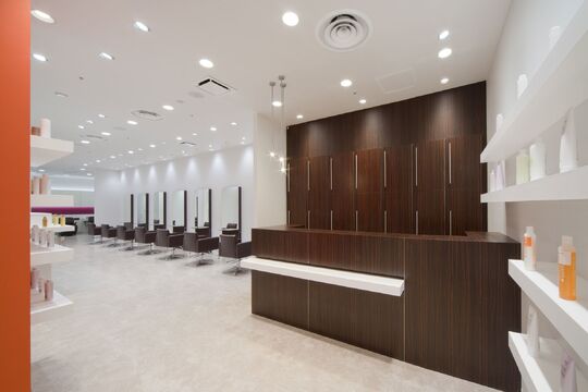 【武蔵小杉】＜完全週休2日制＞＜社会保険完備＞大手ならではの抜群の待遇をご用意！TAYAグループは充実の教育体制が◎プライベートもしっかり持てます！TAYA 武蔵小杉東急スクエア店（タヤムサシコスギトウキュウスクエアテン）からアシスタント（美容師）の求人☆★