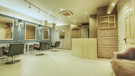 【河内長野】≪完全週休2日制≫≪20万円スタート≫≪社会保険完備≫少人数制なのでオーナーさんから直接技術が学べます！2年半カリキュラムで早期デビューも可能!!未経験・通信生・新卒生も大歓迎!!「Valer hair（バレル ヘアー）」からアシスタント（美容師）の求人☆★☆