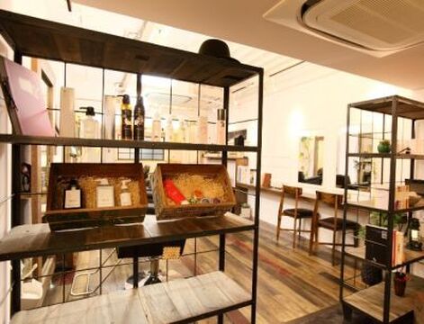 【放出】≪社会保険完備＆完全週休2日制≫≪平均客単価1万円以上の髪質改善特化サロン≫≪営業時間内レッスン可能≫努力次第で早期デビューも可能！本物志向のお客様から支持されている髪質改善専門ヘアエステサロン「Danke（ダンケ）」からアシスタント（美容師）の求人☆★☆