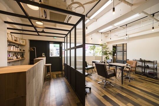 【五日市】≪社会保険完備≫≪月7,8日休み＆日曜定休あり≫まるでカフェの様な居心地の良さが評判の「leno leno ＋ Hale（レーノプラスハレ）」からスタイリスト（美容師）の求人☆★☆