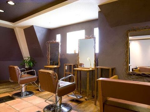 【吉祥寺】≪高単価ヘアケアサロン≫≪土日休み相談可能≫≪16時までの勤務も可能≫オーガニック製品でのヘアケアにこだわり、幅広い世代の方から支持されるサロン「La Lilas Mauve（ラリラモーヴ）」からスタイリスト（美容師）の求人☆★