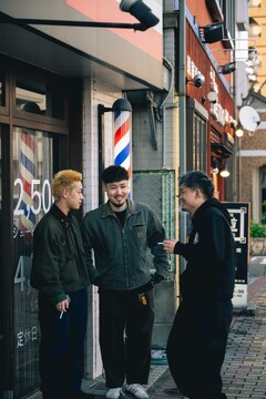 【JR箱崎駅】≪様々なキャリアプランあり・寮あり・社会保険完備≫人それぞれにあった働き方を選べます！！将来の目標をサポートして輝ける環境を創るヘアサロン「シルエット 箱崎店（シルエットハコザキテン）」から理容師（理容室）の求人☆★