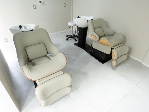 【小倉】≪月8,9日休み≫≪最短2年でデビュー可能≫≪営業時間内レッスンもできる≫≪20代のお客様も多くデザインカラー比率も高い≫レッスンはオーナーからマンツーマンで学べる！少人数制の小規模サロン！「Hair Salon ideal（ヘアーサロンアイディール）」からアシスタント（美容師）の求人★☆