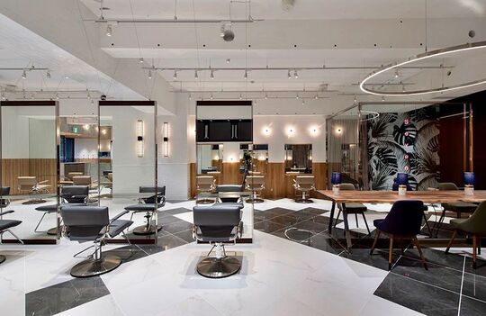 【羽村駅】≪店舗展開サロン≫オシャレな環境と、抜群の入客チャンスがあるので安定した収入を目指せます！若い世代の方支持を得る大人気のトレンド発信サロン！「Chord seventh（コードセブンス）」からスタイリスト（美容師）の求人☆★