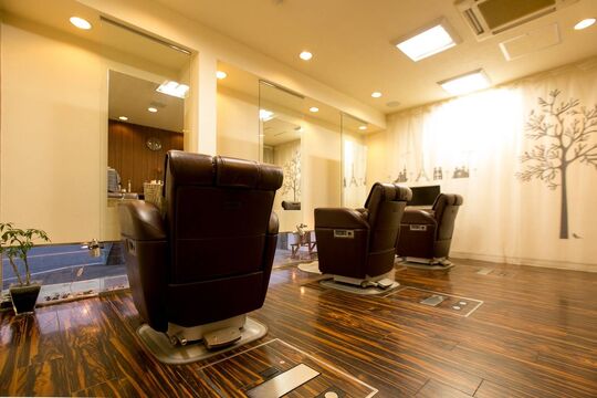 【池田下町】≪1日3〜5時間勤務可能≫≪週1日〜勤務OK≫日曜日休みの方も大歓迎です！自分のライフスタイルに合わせて働けます！ブランクがある方、家事や育児に忙しい方も安心して働ける環境です！「HAIR’S　DANK（ヘアーズダンク）」からスタイリスト（美容師・理容師）の求人★☆