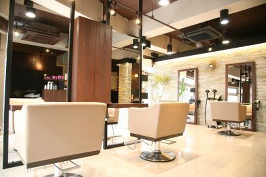 【梅田】≪社会保険完備≫≪月27万円スタート≫入客チャンス◎梅田に2店舗展開する“organic salon face 梅田店（オーガニックサロンフェイスウメダテン）”からスタイリスト（美容師）の求人☆★☆