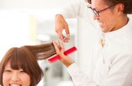 【大国町】温浴施設内にある、幅広い層のお客様に人気のサロン！ベテランさん、ブランクから復帰する方も安心して働けるサロンですよ！「かみきりどころ なんば店（カミキリドコロナンバテン）」スタイリスト（美容師・理容師）の求人☆☆