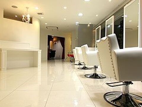 【初芝】元気いっぱい♪笑顔がいっぱい♪で地域のお客様から愛されるサロン『Avenir seek』からアシスタント（美容師）の求人！「働くのが楽しい♪」と素直に思える環境でがんばれます☆★☆