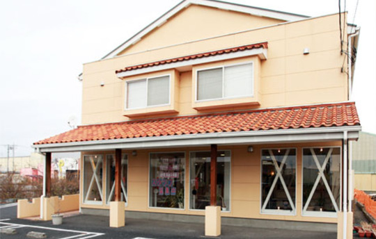 【佐野駅】◆日曜定休・19時までに退勤可能・有給休暇あり◆予約がなければ18時に退勤も可能！1人1人に合った働き方の出来るサロン「RoteRoze 免鳥町店（ローテローゼメンドリチョウテン）」からスタイリスト（美容師）の求人☆★