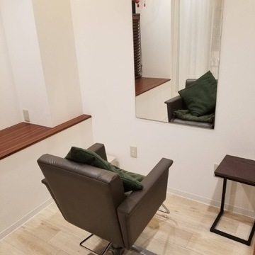 【摂津本山】≪社会保険完備≫≪ママさん歓迎≫≪マンツーマン接客≫≪土日休みOK≫30代40代のスタイリストがメインのサロンです！高単価サロンで無理なく働きたい方にオススメ！「hair atelier vivace+（ヘアーアトリエヴィヴァーチェプラス）」からスタイリスト（美容師）の求人☆☆