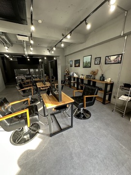 【桜木町】≪正社員or業務委託選択可能≫≪完全週休2日制≫≪土日休み取得可能≫≪客単価10000円≫≪実働8時間≫ハイトーンなどのデザインカラー特化サロン！ガッツリ稼ぎたい方も、のんびり働きたい方も必見！「WAVY 桜木町店（ウェイビーサクラギチョウテン）」からスタイリスト（美容師）の求人★☆