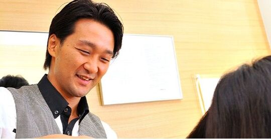 【片原町】≪完全週休二日≫≪社会保険完備≫≪産前産後休暇あり≫大手企業ならではの待遇が好評！業界が未経験の方でも安心の環境が整っています。「アデランス 高岡店（アデランスタカオカテン）」からスタイリスト（美容師・理容師）の求人☆☆