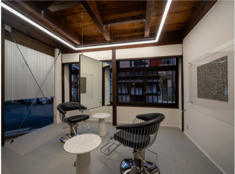 【中崎町】≪完全週休2日≫≪有給休暇あり≫≪産休育休制度あり≫≪レッスンしても20時半退勤≫最短1年半デビュー！面倒見のよい先輩ばかりなので安心して働けます！お客様ともスタッフ同士もあたたかい絆があるサロン「Lista by Snip（リスタバイスニップ）」からアシスタント（美容師）の求人☆★☆