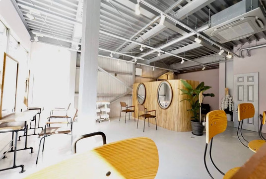 【中津】≪韓国ヘア、髪質改善≫≪学生、20代中心の集客≫≪フリー40%／指名50%還元≫≪正社員と委託が選べる≫デザインカラー、韓国スタイル、髪質改善で人気のサロン！20,30代の集客に強いお店で活躍しませんか？「ito（イト）」からスタイリスト（美容師）の求人です☆★☆