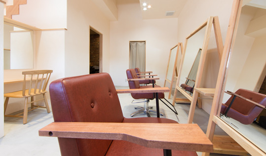 【木幡】≪ブランクありでもOK≫≪アシスタント専任も大歓迎！≫≪完全週休2日制≫スタイリストデビューせずに生涯アシスタント専門職も可。残業もほぼなし！プライベートの時間もしっかりと確保できます！週休3日制も相談OK。「楽」ではない仕事だからこそ、美容師という仕事を「楽しみ」ましょう！！「ROCCO（ロッコ）」からアシスタント（美容師）の求人☆★