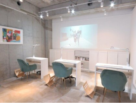 【武蔵小杉】≪パラジェル認定サロン≫≪高待遇≫≪ミドル世代に支持されるサロン≫お客様1人1人に向き合ってゆったり働ける環境！大人女子×トレンドをテーマに店舗展開されているネイル＆アイラッシュサロン「NEPTUNE 武蔵小杉店（ネプチューンムサシコスギテン）」からネイリスト（ネイル）の求人☆☆