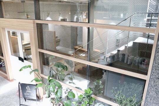 【三宮】新店舗オープンにつき募集中！≪社会保険完備≫≪希望休3,4日OK！≫≪土日休み可能≫≪産休育休実績あり≫≪営業時間内レッスンOK！≫ケアメニュー豊富！お洒落で清潔感のある半個室空間はとても居心地のよい雰囲気！「ambiente（アンビエンテ）」からアシスタント（美容師）の求人☆★