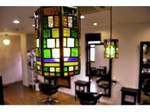 【上本町】≪社会保険完備＆土日は月2回なら取得可能≫≪平均退社時間は20:00≫プライベートも充実させながら、日々の仕事に取り組みましょう！「hair design Rire（ヘアーデザインリィル）」からスタイリスト（美容師）の求人☆★☆