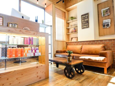 【浦和】 フリー40〜50％／指名47〜65％還元  保障給あり ≪20時までの勤務OK≫入客チャンス多数で月収50万円以上の高収入も可能！全国に展開するトレンド発信サロン「EIGHT 浦和店（エイトウラワテン）」からスタイリスト（美容師）の求人★☆