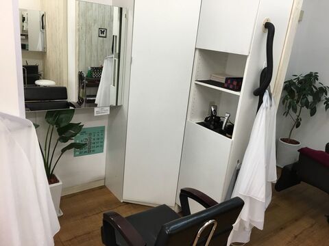 【平尾】≪月給21万円〜＋歩合≫≪お休み月7日≫カット業務を中心に、お客様にクオリティの高いサービスをご提供！！お休みの日数も相談OKのヘアサロン「JOY hair cut（ジョイヘアーカット）」からスタイリスト（理容師・美容師）の求人★☆