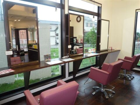 【海南】美容室では珍しい社会保険完備の好待遇♪♪その他の待遇も今後もっと良くしていくつもりです！モダンでアーティスティックなお洒落サロン「felice」からスタイリスト（美容師）の求人☆★