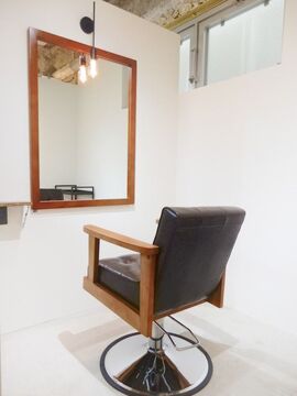 【赤坂駅】≪指名／フリー売上100％還元・完全自由出勤・集客の必要なし≫高い還元率なのでがっつり稼げる環境！ライフスタイルに合わせて働くことが可能な人気エリアにあるシェアサロン「Salon Mall 大名1号店（サロンモールダイミョウイチゴウテン）」からスタイリスト（美容師）の求人★☆