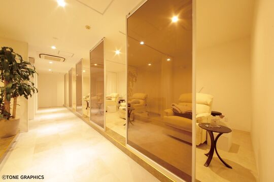 【枝国】≪日曜定休あり・完全週休二日制・実働8時間・時短社員あり・社会保険完備≫美容業界では珍しい日曜定休あり！長くお仕事ができる環境が整っているトータルビューティーサロン「PUA eyelash&beauty（プアアイラッシュアンドビューティー）」からネイリスト（ネイル）の求人☆☆