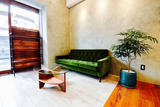 【夙川】≪新規のお客様多数来店≫≪口コミ手当あり≫≪20時までに退勤可能≫≪2年でデビュー可能！≫自分らしくのびのび働くことができますよ♪旅行好きの方にオススメ！FLIP（フリップ）からアシスタント（美容師）の求人☆★