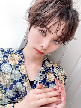 【JR筑前前原駅】≪月給23万円スタート・完全週休二日制・社会保険完備・保育園提携あり≫時短勤務や業務委託勤務もOK！！産休育休など福利厚生が充実しており長くお仕事できる環境はバッチリのヘアサロン「LINDA 前原店（リンダマエバルテン）」からスタイリスト（美容師）の求人☆★☆