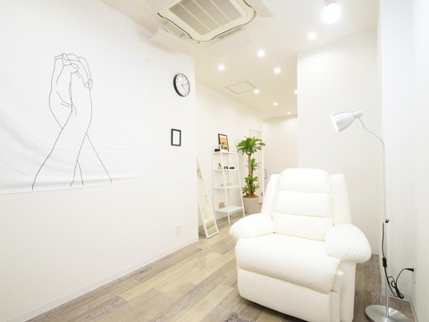 【天満】≪完全週休2日≫≪19時営業終了≫≪社会保険完備≫スタッフさんの頑張りは歩合でしっかり還元！仕事とプライベートのメリハリをつけて働けます！「nap eyelash 天満店（ナップアイラッシュテンマテン）」からアイリスト（まつげエクステ・まつげパーマ・アイブロウ）の求人★☆