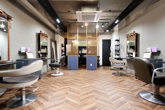 【武庫之荘】≪19時退勤可能≫≪パートは土日休みOK≫≪社会保険完備≫プライベートも充実出来る、地域密着型の隠れ家サロン「LOCOCO hair（ロココヘアー）」からスタイリスト（美容師）の求人☆★