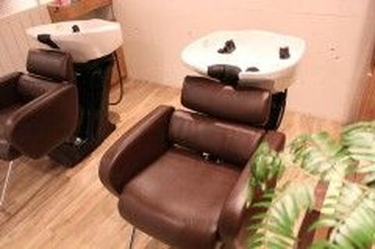 【嵯峨嵐山】≪営業時間内レッスンOK≫≪アシスタントもスパやトリートメントの提案で歩合還元≫マンツーマンレッスン中心で一人ひとりに寄り添ったサロンワークを！！頑張り次第では2年以内でのデビューもOK！地域の幅広いお客様から人気のアットホームサロン「hair&nail Lien（ヘアーアンドネイルリアン）」からアシスタント（美容師）の求人☆★☆