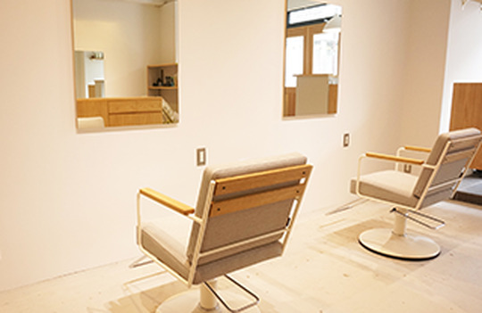 【京橋】≪社会保険完備≫≪20時までに退勤可能≫土日の休み相談OK！少人数制のサロン！「roubu.（ロウブ）」からスタイリスト（美容師）の求人★☆