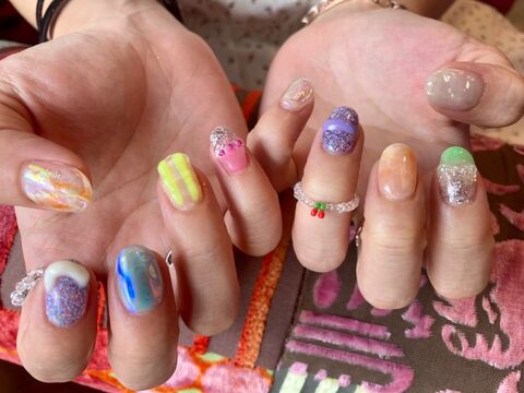 【心斎橋】≪平日のみの勤務OK≫≪16時までの勤務OK≫≪週1日からの勤務OK≫アットホームなプライベートサロン！デザインアートがとっても人気な「キラキラオメメ」よりネイリスト（ネイル）の求人☆★