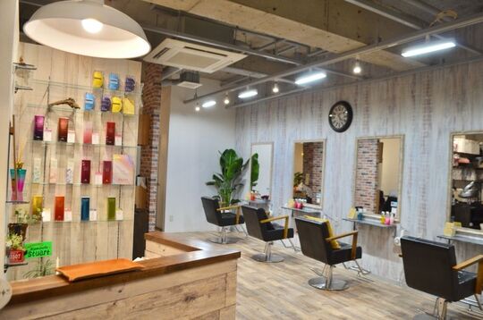 【関大前】≪月8日休み≫≪土曜日月2回休みOK≫≪社会保険完備≫≪営業中のレッスン≫≪19時過ぎには退勤可能≫働きやすい環境が整っています！着付けメイクなども学べる地域密着型サロン!!「KAMINOTE（カミノート）」からアシスタント（美容師）の求人★☆