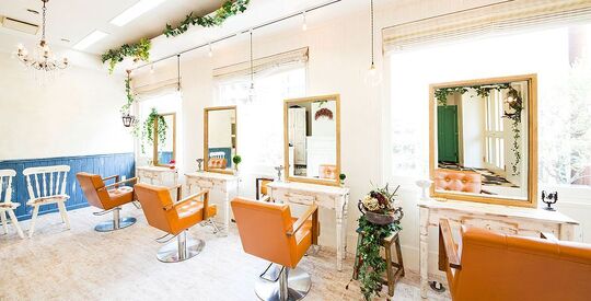 【国体通り】月給25万スタート♪終電まで残る事も無く自分の時間も大切に出来る少人数制のプライベートサロン「IRODORI hair design（イロドリ ヘアー デザイン）」からスタイリスト（美容師）の求人☆★☆