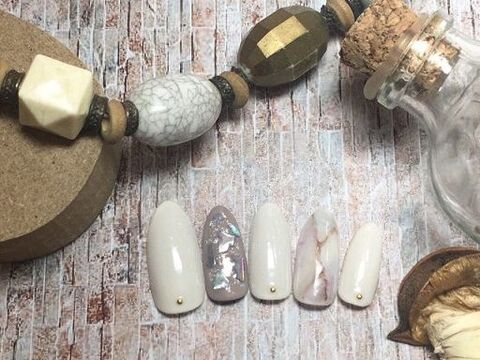 【心斎橋】経験者優遇!!!社会保険完備☆20:00迄☆実働8時間!!!ラグジュアリーで高級感溢れる店内が魅力的♪今までの経験を活かして高い技術力を提供Leggenda（レジェンダ）からネイリスト（ネイル）の求人★☆★