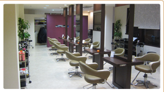 【野田】《フリー40％／指名45％＋指名1名あたり500円バック》低単価でも高品質のサービスを提供★20日出勤で月に30万円以上稼ぐスタッフさんも在籍しています。“merry 野田店（メリーノダテン）”からスタイリスト（美容師）の求人☆☆