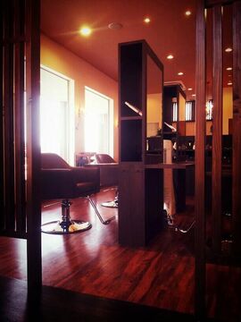 【有安】≪完全週休2日制≫≪社会保険完備≫充実した福利厚生なので一社で長くお仕事頑張りたい方にオススメ！地域密着型＆技術にこだわりアリのヘアサロン「Sweet’s of hair（スウィーツオブヘアー）」からスタイリスト（美容師）の求人☆★☆