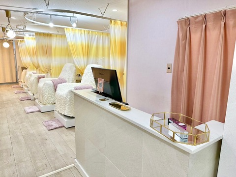 【梅田】≪土日の固定休OK・社会保険完備・入社6ヵ月後はフレックスタイムあり!有給休暇あり!≫「プライベートもお給料も妥協したくない!」そんな方にお勧めのサロン「プライベートもお給料も妥協したくない!!」「i eye… 梅田茶屋町店（アイアイウメダチャヤマチテン）」からアイリスト（アイデザイナー・まつげエクステ）の求人☆☆